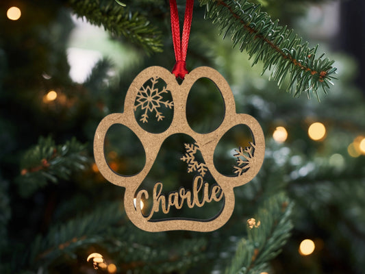 Décoration de Noël personnalisée en bois en forme de patte avec flocons de neige, idéale pour les amoureux des animaux - Houten kerstdecoratie in pootvorm met sneeuwvlokken, perfect voor dierenliefhebbers.