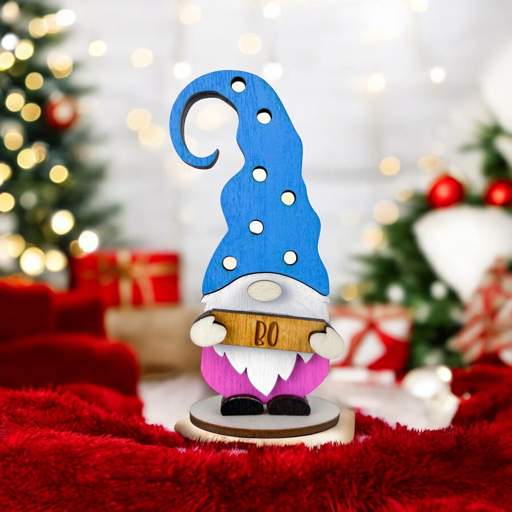 Lutin de Noël en bois avec un bonnet bleu à pois, personnalisé - Houten Kerstelf met een blauwe muts met stippen, gepersonaliseerd