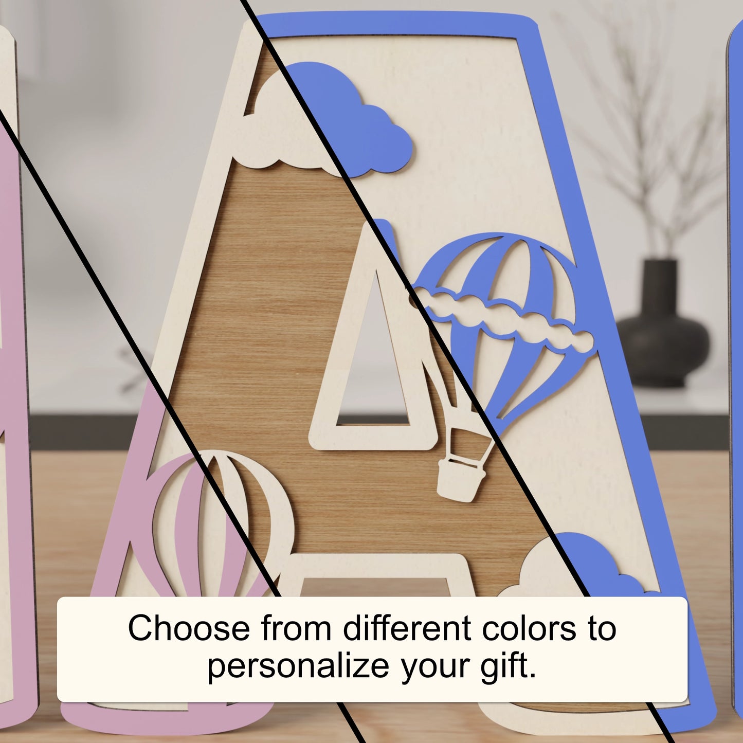 comparaison de lettres en bois personnalisées avec motif montgolfière en rose, bleu et bois naturel, choix de couleurs disponibles | vergelijking van houten gepersonaliseerde letters met luchtballon motief in roze, blauw en naturel hout, kleurkeuze beschikbaar